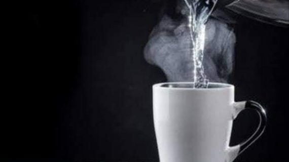 Manfaat Minum Air Hangat Setiap Pagi Untuk Terapi Pengobatan